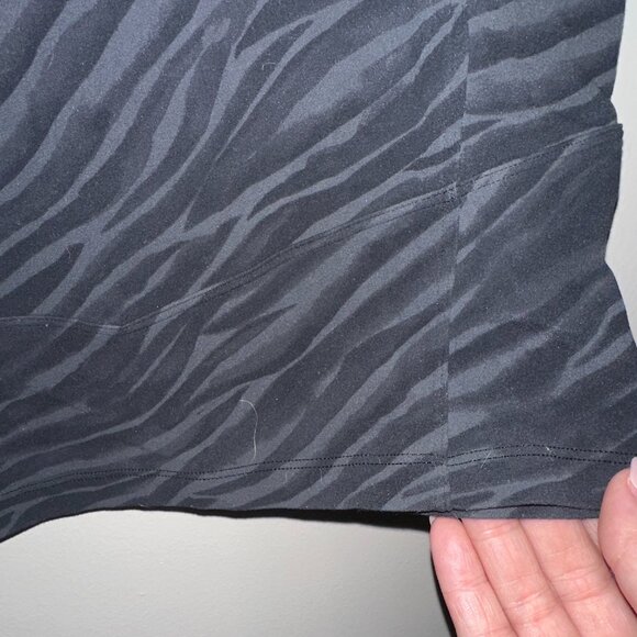 lululemon Nulu Cropped Slim Yoga Short Sleeve - Picture 7 of 11